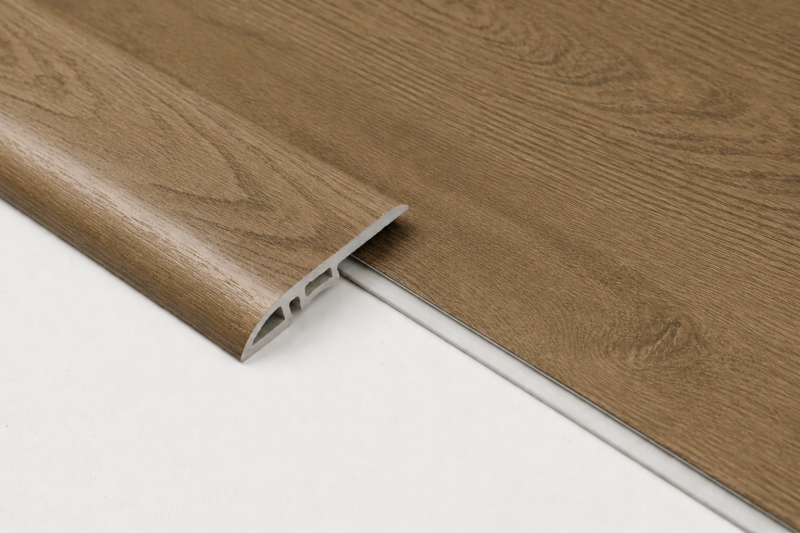 Reducer Vinílico SPC Madera Sable Marrón 4.5X240 cm